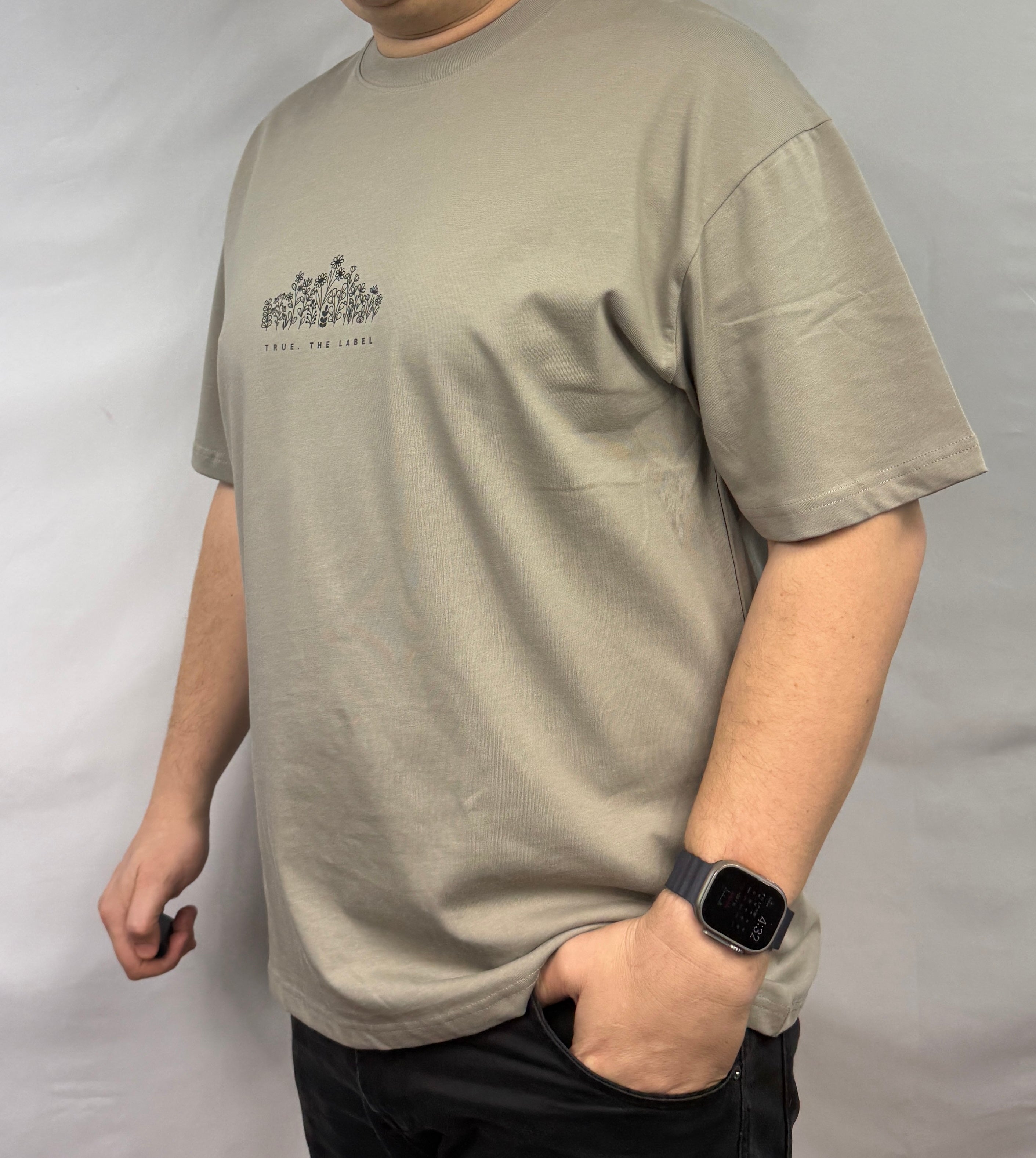 Classic Fit True. the Label Flower Design Tee