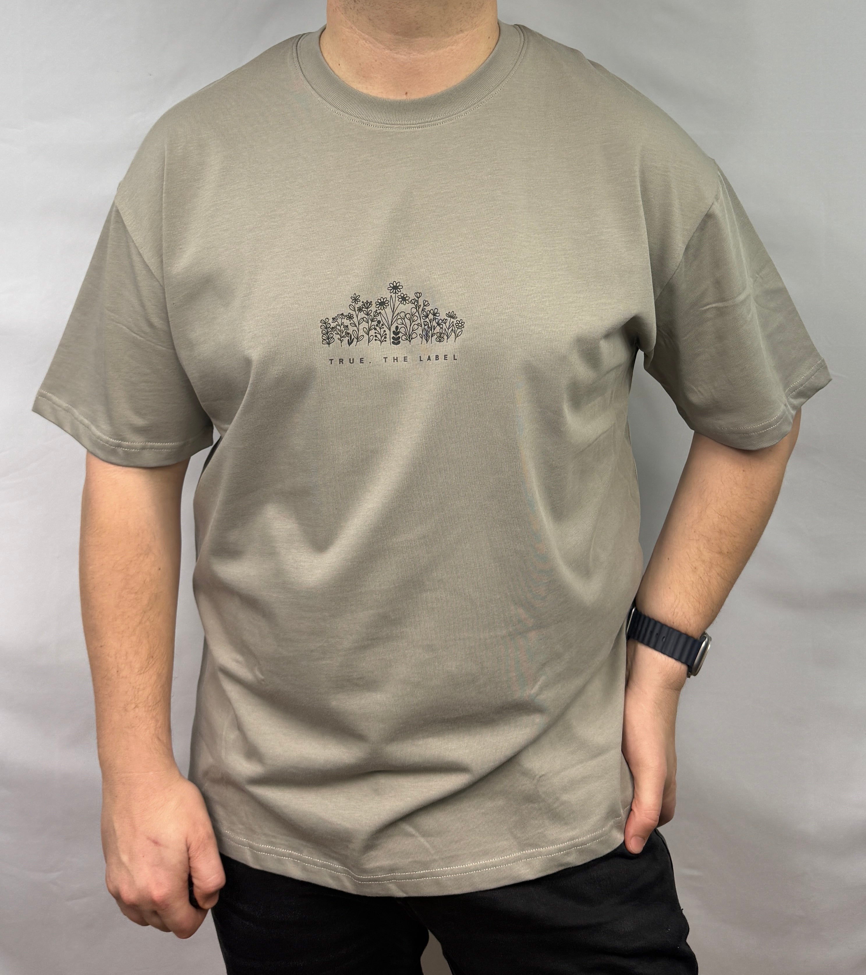 Classic Fit True. the Label Flower Design Tee