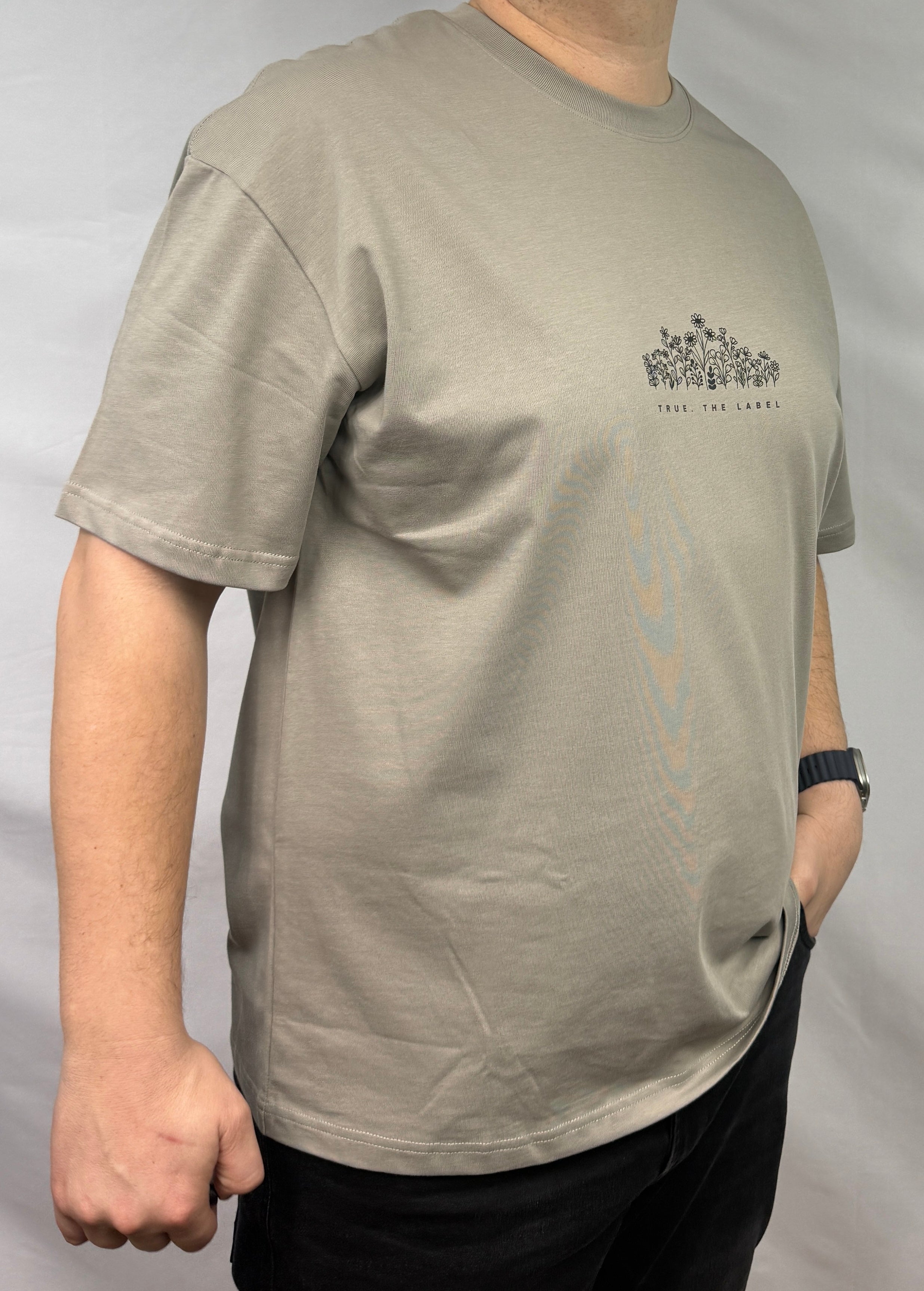 Classic Fit True. the Label Flower Design Tee