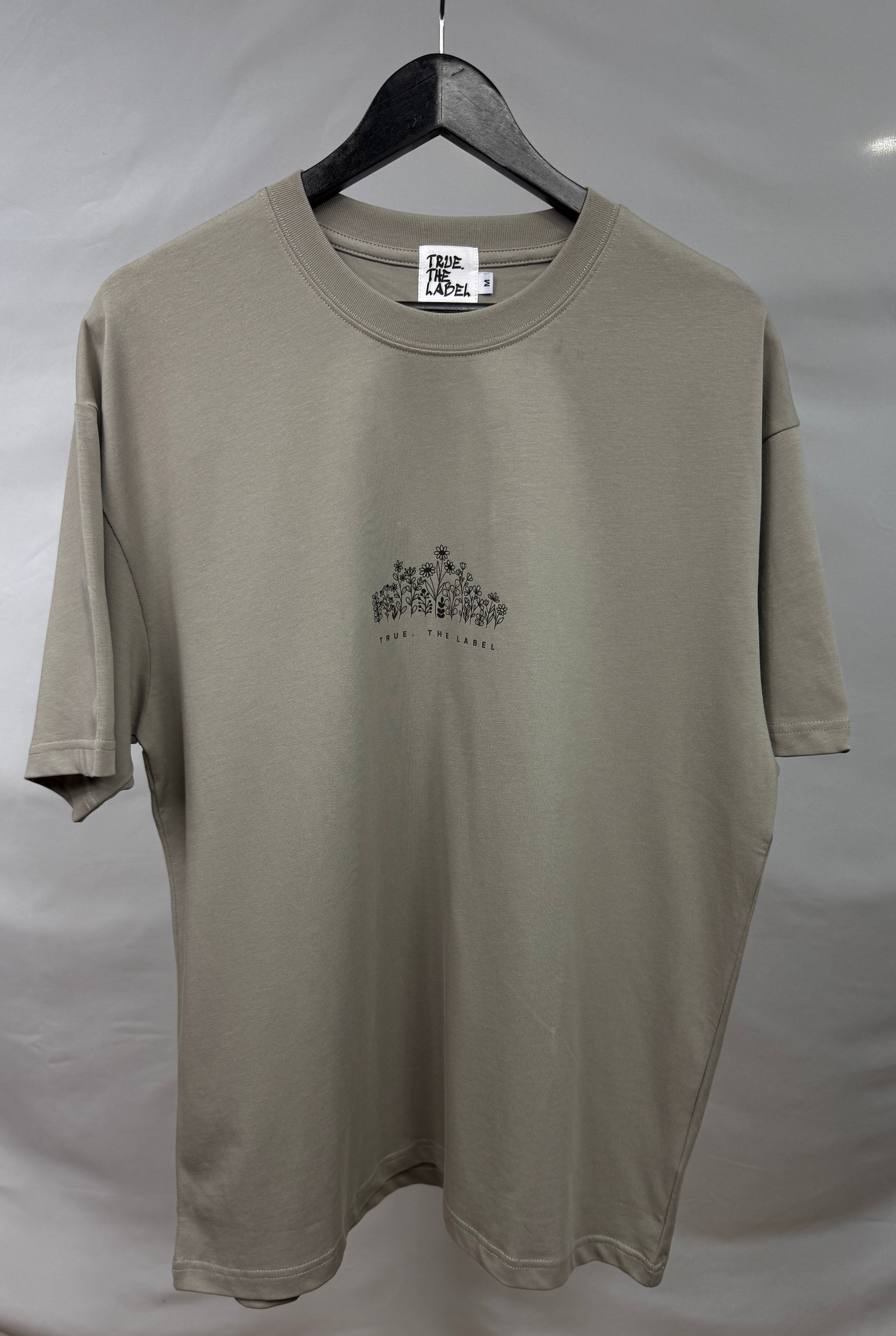 Classic Fit True. the Label Flower Design Tee